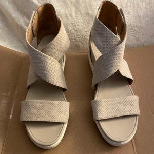 Dr. Scholl's Sheena Wedge Sandal, Oyster color. Comfort insole NWOT or Box